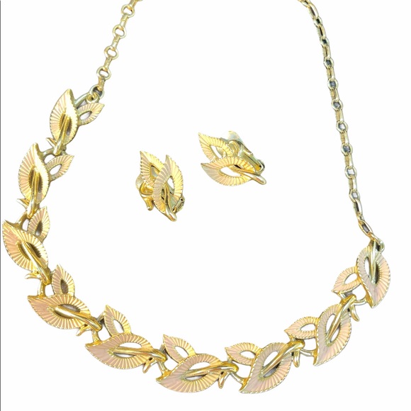 Vintage Coro c1970s Necklace & clip on set